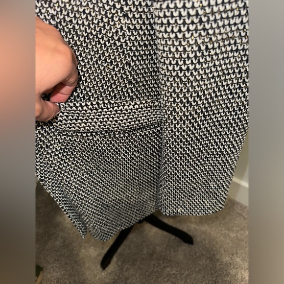 L’ AGENCE  
Riva Oversized Knit Blazer Color:  BLACK/IVORY/GOLD NWT SIZE 8 - Picture 11 of 14